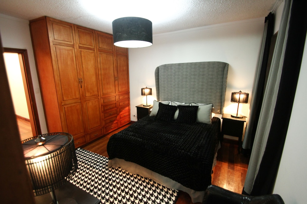 Hotel + Arte