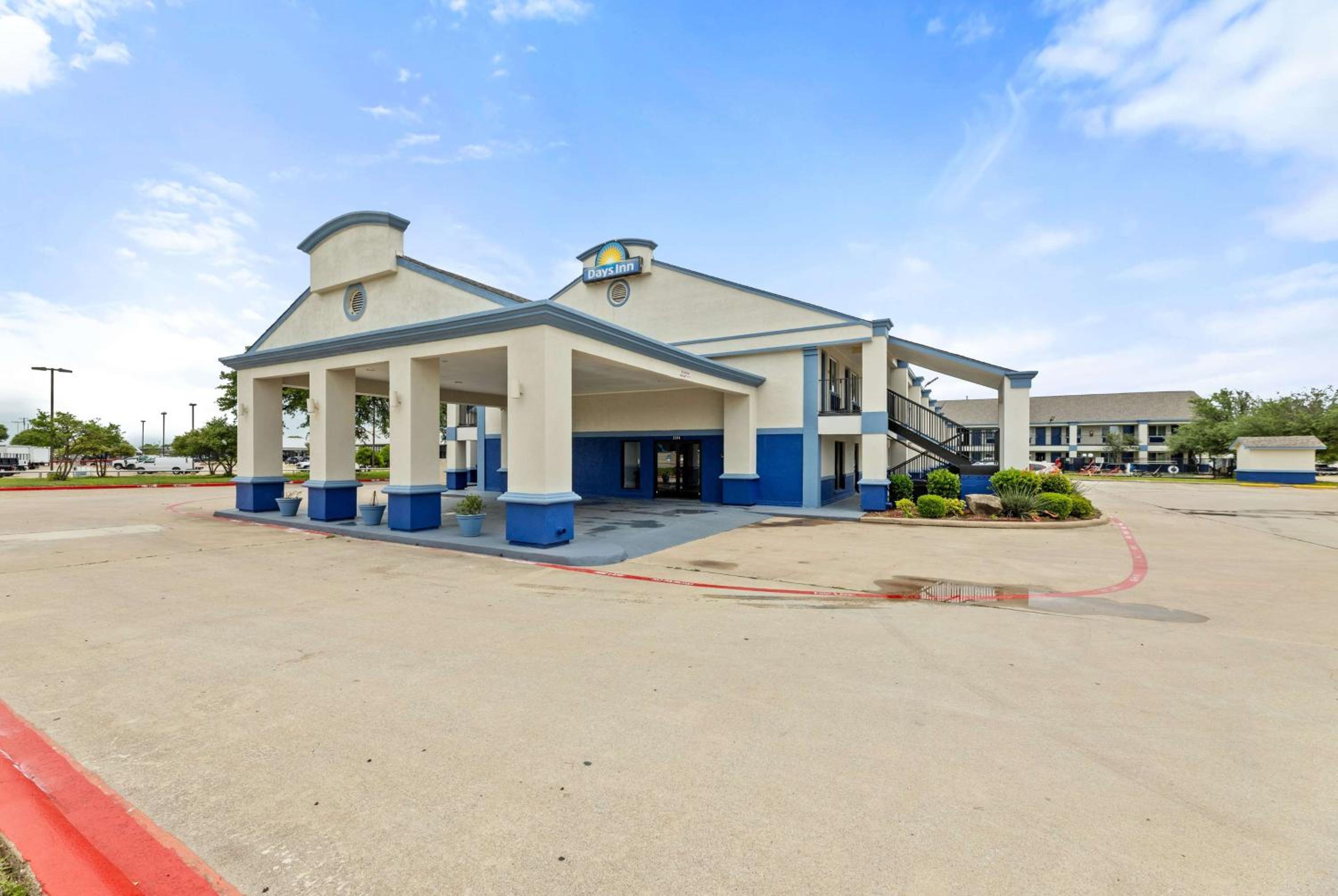 Days Inn by Wyndham McKinney