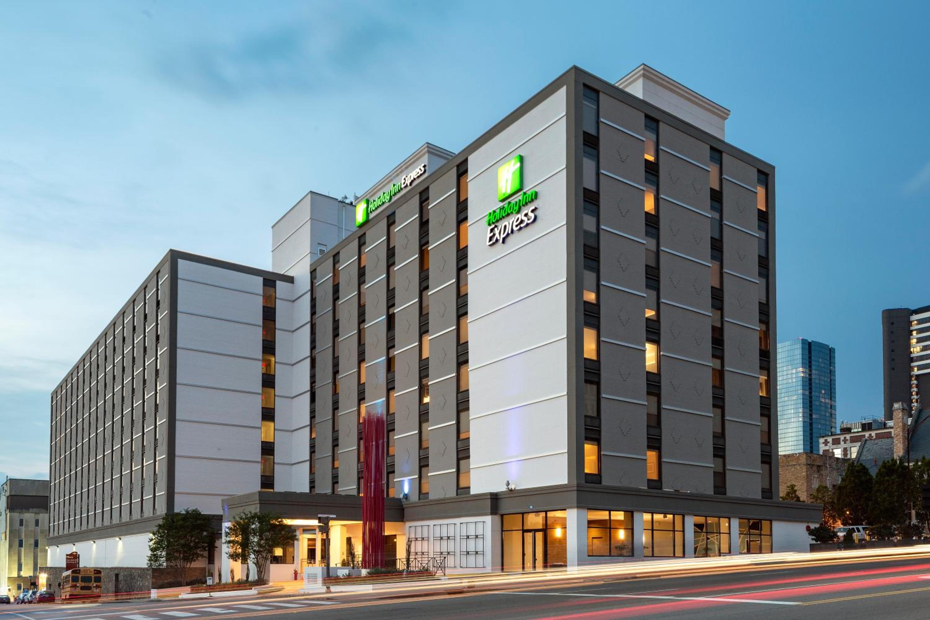 Holiday Inn Express Nashville-Downtown - Broadway by IHG