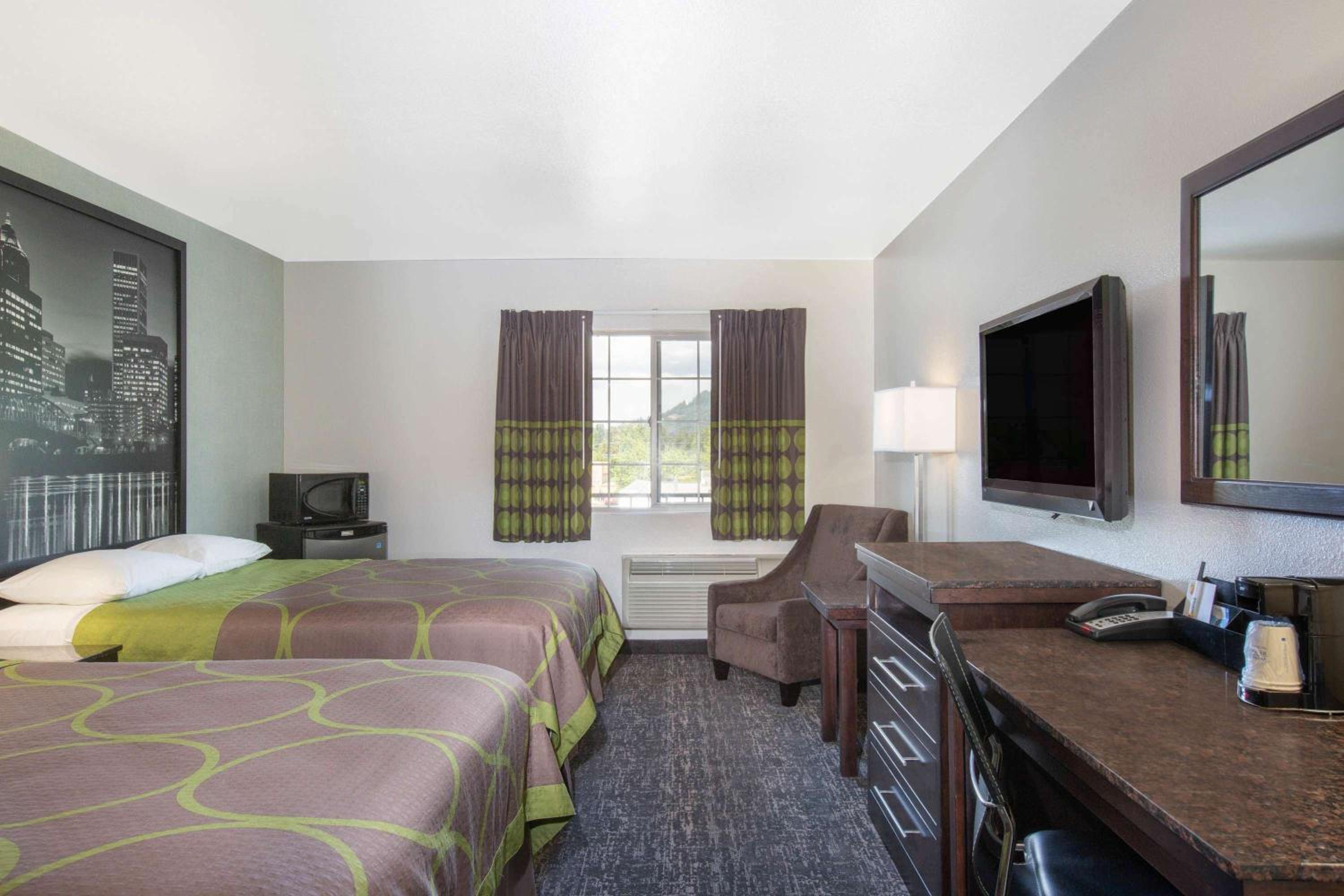 Spark by Hilton Springfield Eugene