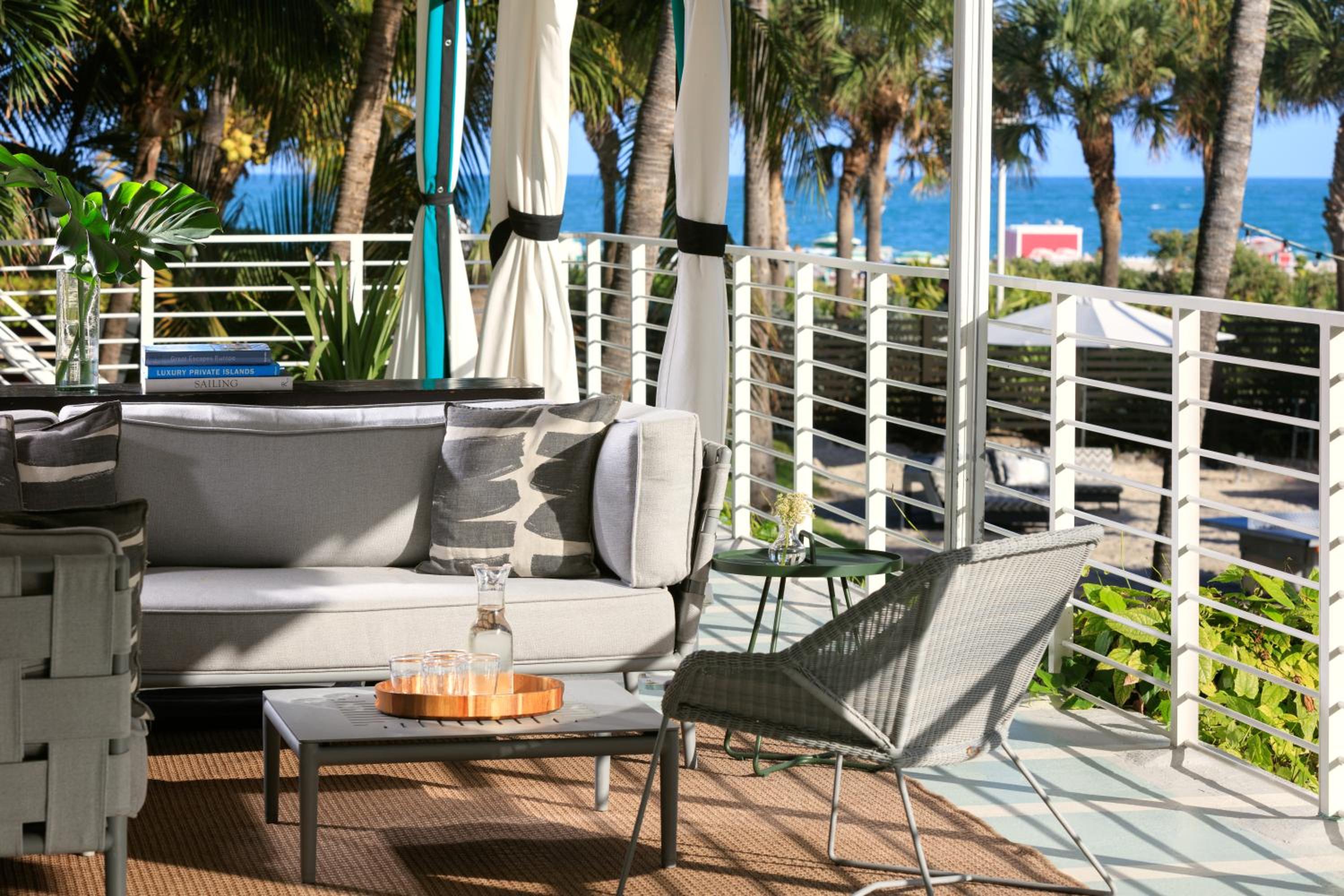 Kimpton Surfcomber Hotel by IHG